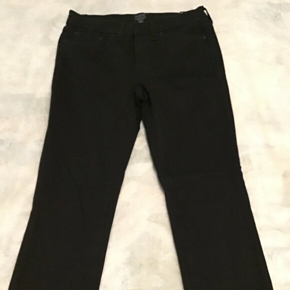 Black Woman Jeans - Picture 2 of 5